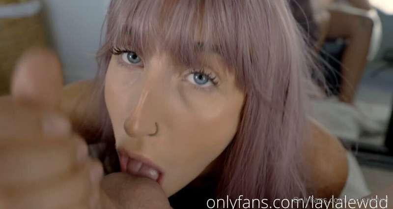 My alter ego likes sucking cock just as much as I do.. 😈
I p..