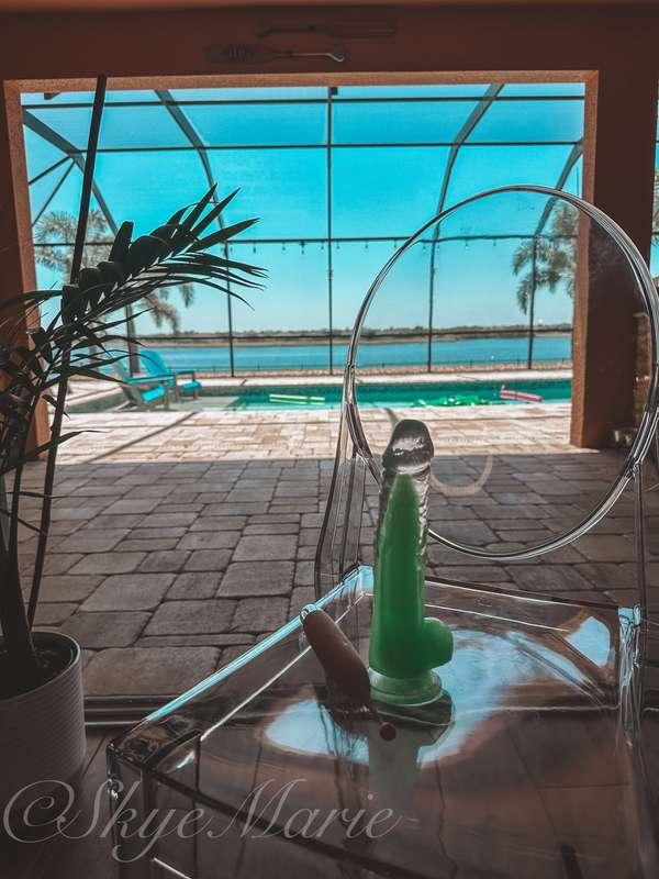 🤍CLEAR CHAIR SOLO🤍One of my fans bought me a clear chair, so..