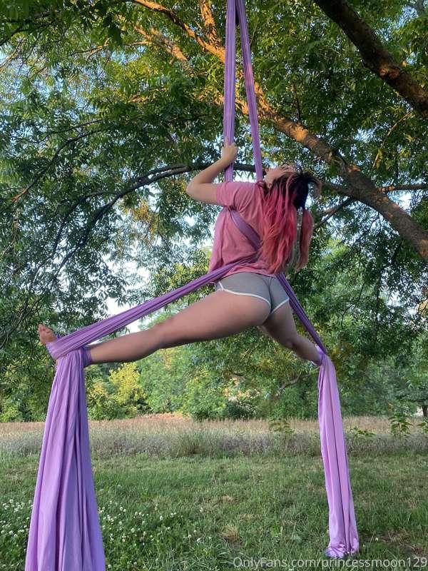 My paid site is only $3 🙈💖 @stonedmoon