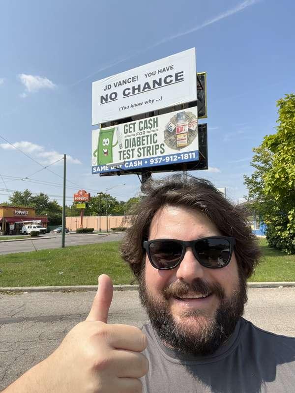 BILLBOARD SELFIE