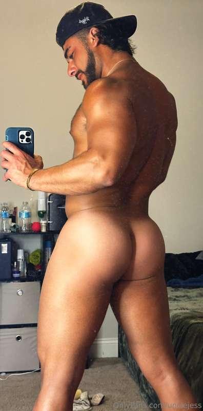 Like this for a free nude in your DM 😜🥳