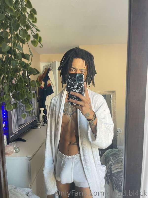 Hmm…Is it just me.. or can you see my balls in these CKs ⁉️🧐..