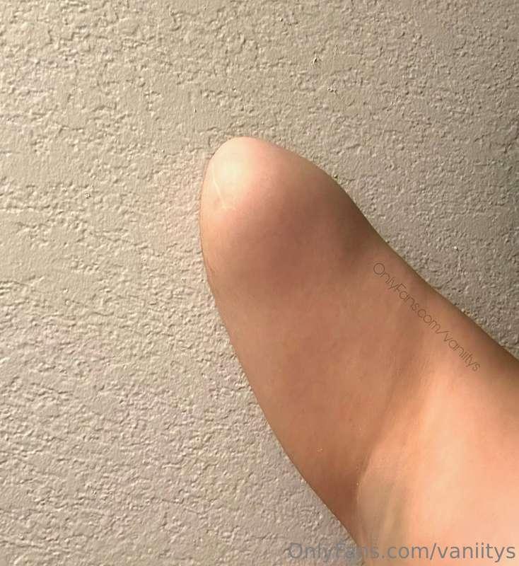 **Devotee Content**
Do you like my pretty little nub?🤭🤭