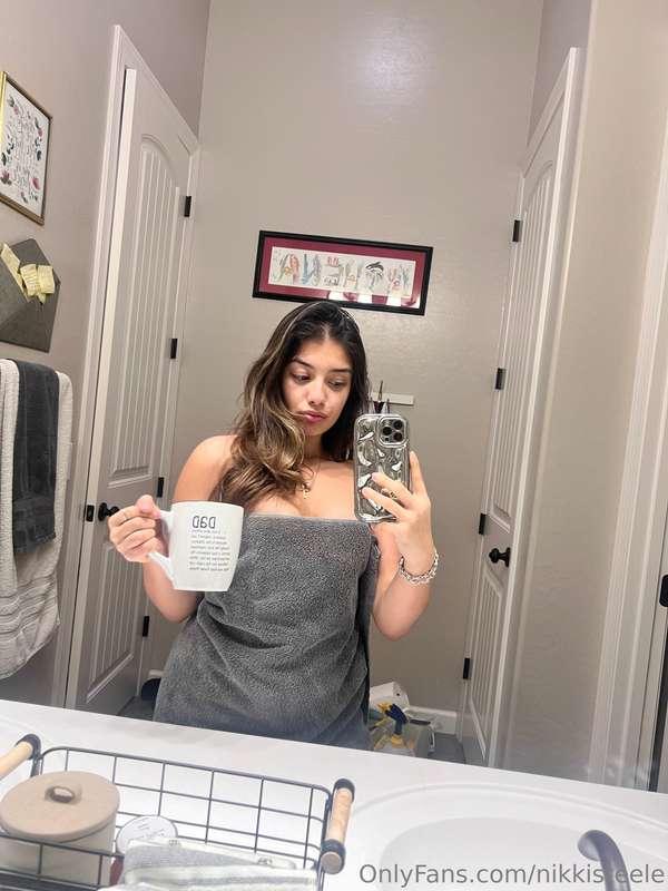 tip $50 baby and I’ll make your cock happy. I can show you b..