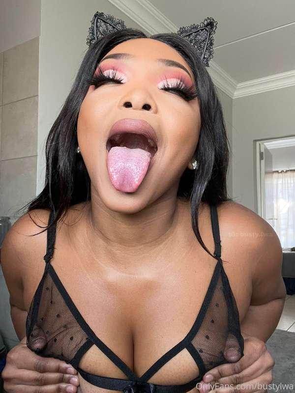 Doing my first LIVE TONIGHT at 9pm (CAT)😈 Y’all better bring..