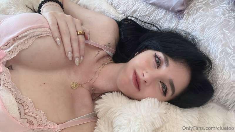 All eyes on me. I felt so cute in this one. I hope you like ..