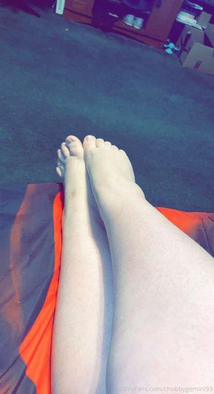 Send me a tip and I’ll make you a personal foot video!