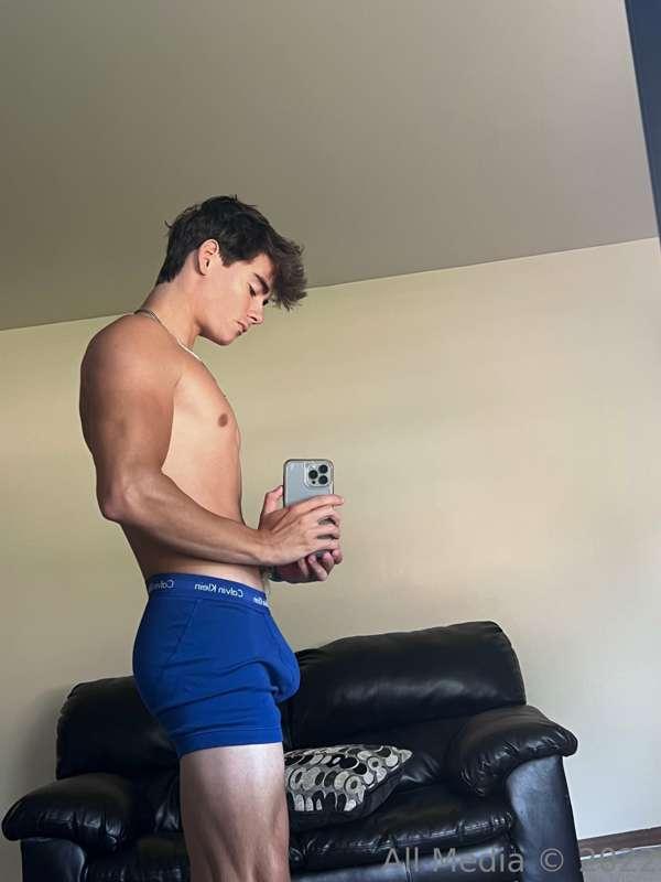 See more on my VIP
https://onlyfans.com/calebsvippage