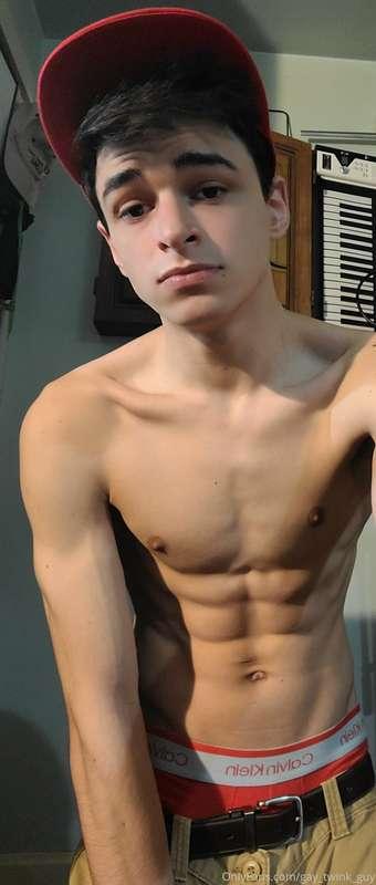 gay_twink_guy image #4