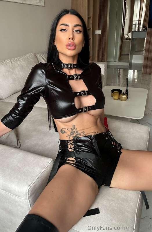 I don't sit to relax. I'm sitting to be served. Kneel. 