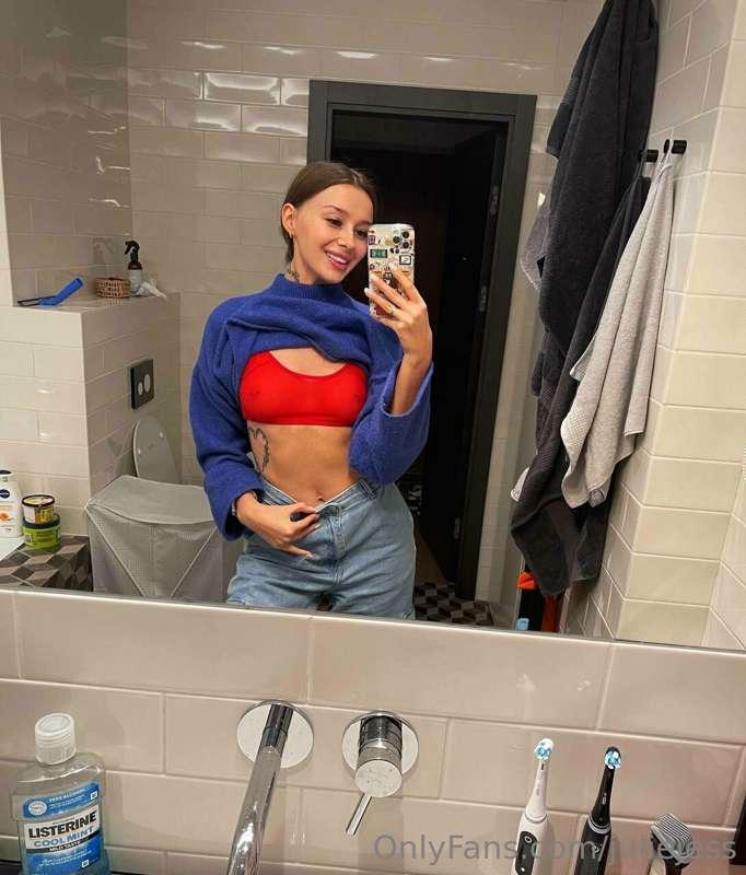 do u like to take selfies in mirror?🤪
