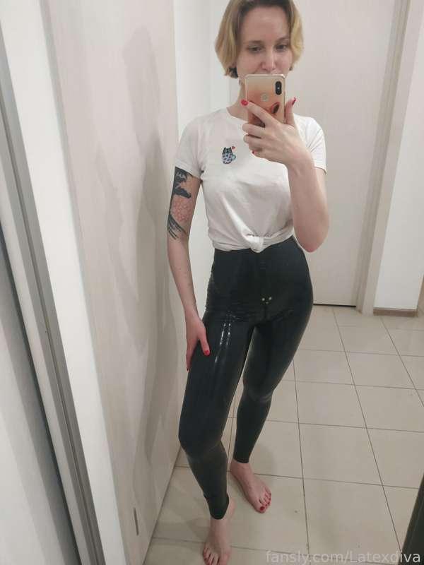 Have a nice evening ;)
#fyp #latex #latexmodel #latexgirl #girlinlatex #rubber #fetish #fetishmodel #fetishgirl #fetishfashion #latexleggings #leggings 