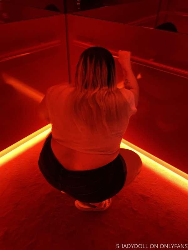 Would you fuck me in the elevator? 😏