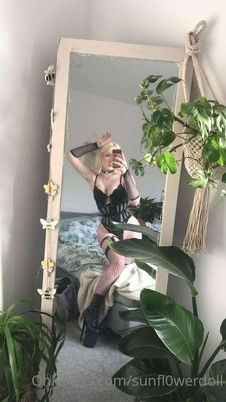 sunfl0werdoll image #5
