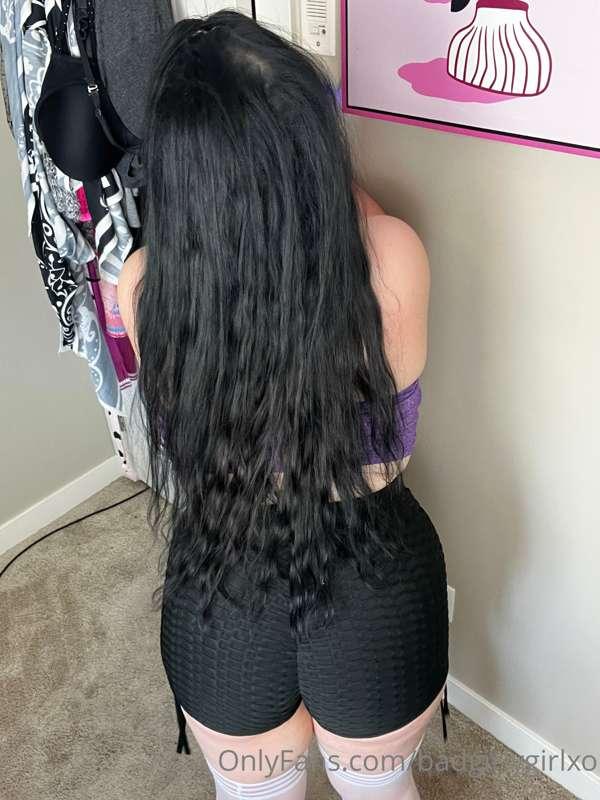 Booty shorts 😏