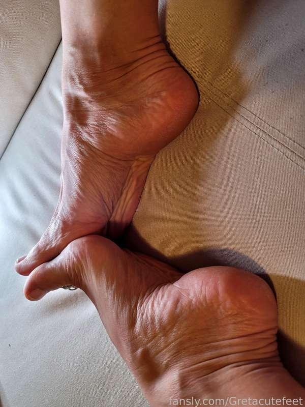 gretacutefeet image #3