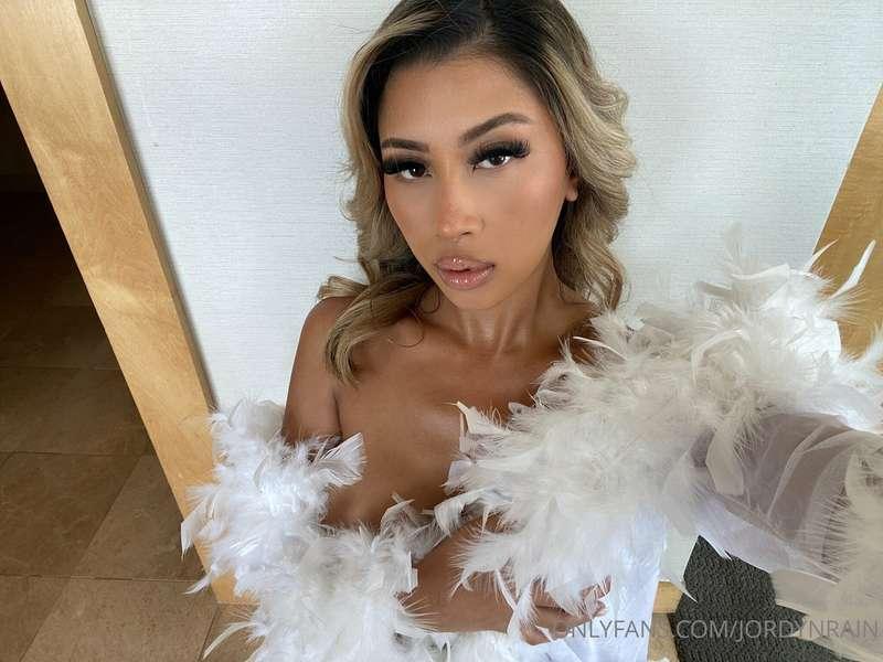 I’ll be your little sex angel 😇
