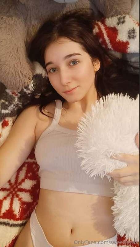 @your.little.oli🔥 @your.little.oli 🔥 RIGHT NOW WET 🤭💦SHE WAN..