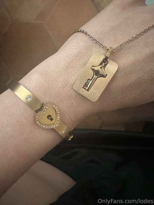 🔑🗝️🔐Wanna wear my key ? 🔑🗝️🔐. What fun could we get into ?