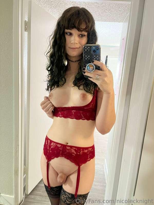 I think all my outfits should have the tits out 😉