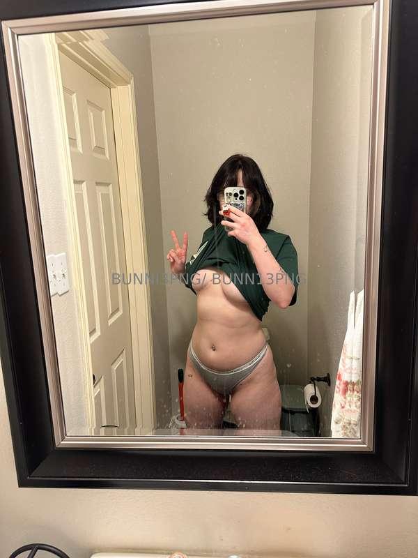 should i do a lil titty drop today??? 🥰