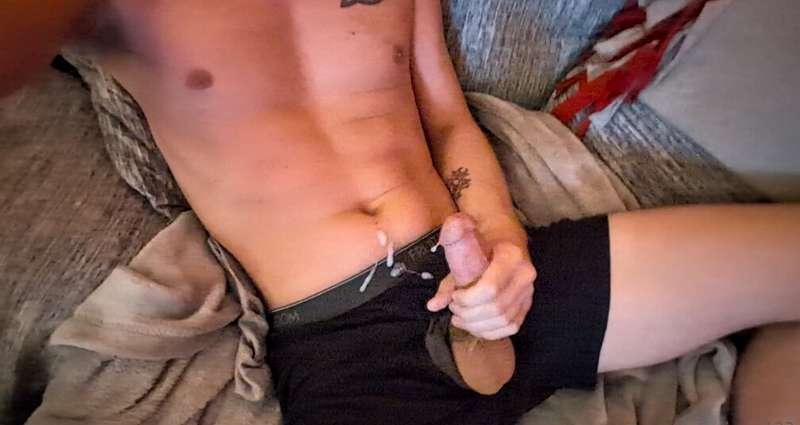 Looks like I've already failed NoNutNovember 😬 Cum join me, ..