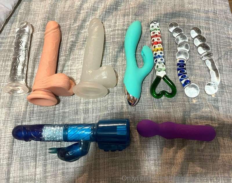 Tip me a minimal of $15 and pick a toy😈 I’ll make a video ju..