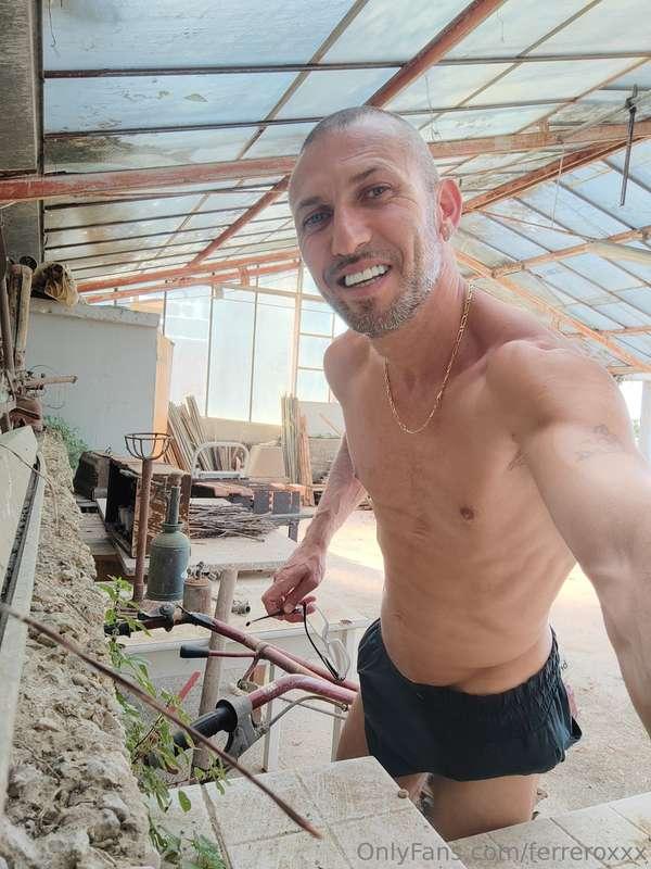 Let's prepare the wood 🪵🏎️and have a nice grilled meat tonig..