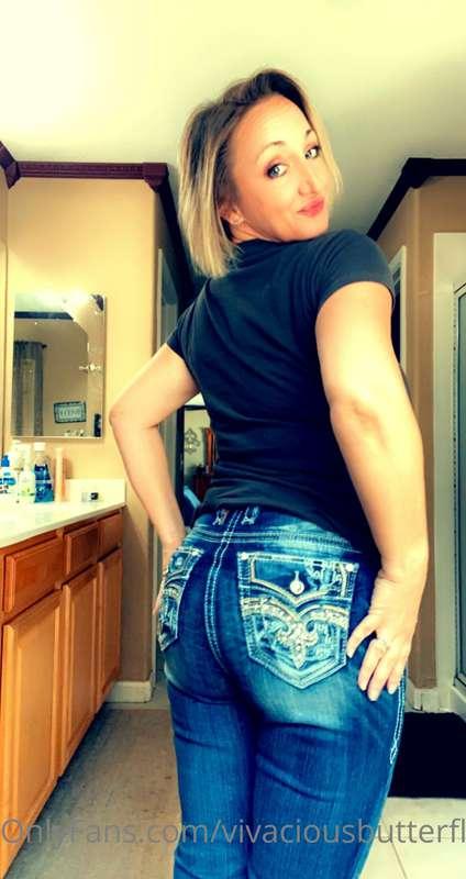Want to see what’s under these clothes??? 
…Tip me and I’ll ..