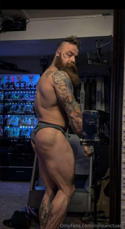 Strike a pose with me 😉