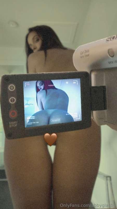 Anybody got a camcorder and is free to film? 😏😏