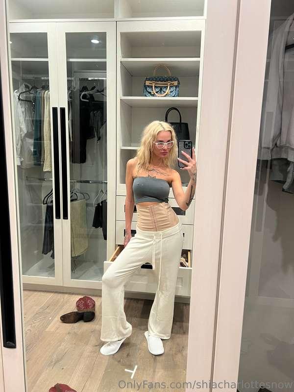 madelinameredith image #0