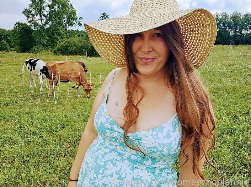 Hanging out in the grazing field near the cattle.

#outdoornudity #outdoors #farm #tits #ass #bigass #sundress #cowgirl #exhibitionism