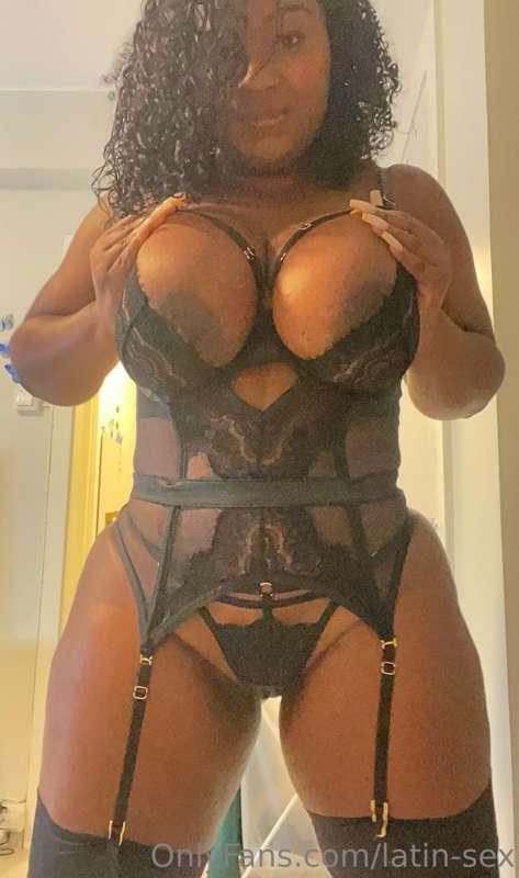 How do I look?😍😈