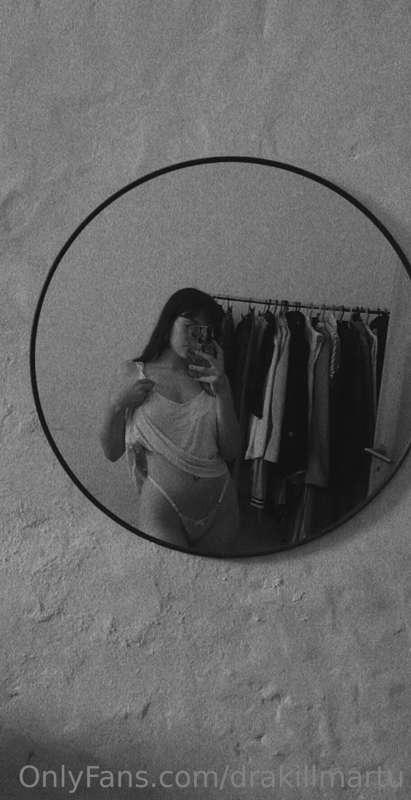 Every morning I wake up affectionate🥵. see how I caress myse..