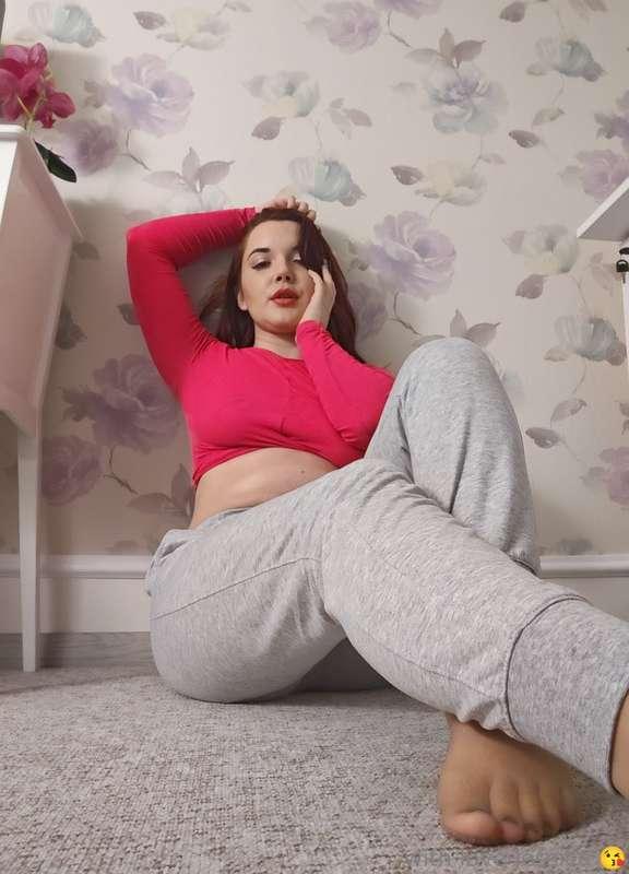 those pants are really comfy but I know what else feels more..