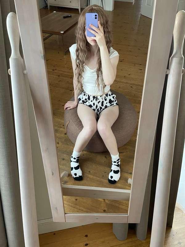 Peekaboo! My titties wanted to say hi and ask you what you d..