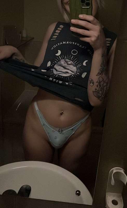 Look, but can you handle? 😏