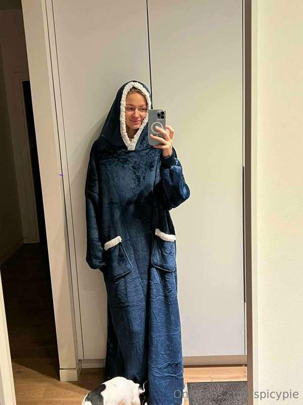 Am I sexy enough? 😂
Tip to take it off me! 🤩