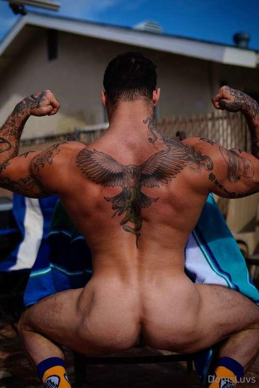 I wanna Squat and flex on you , down? 