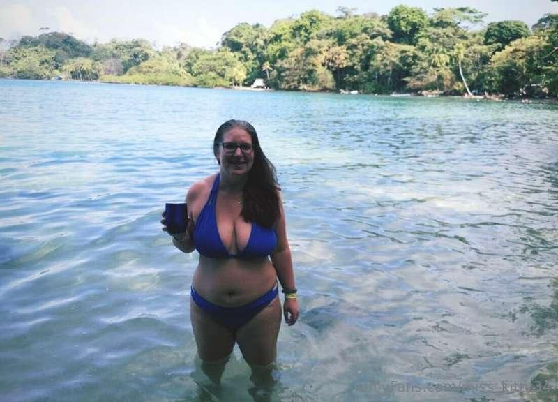 How do my titties look in this bikini top 🤔