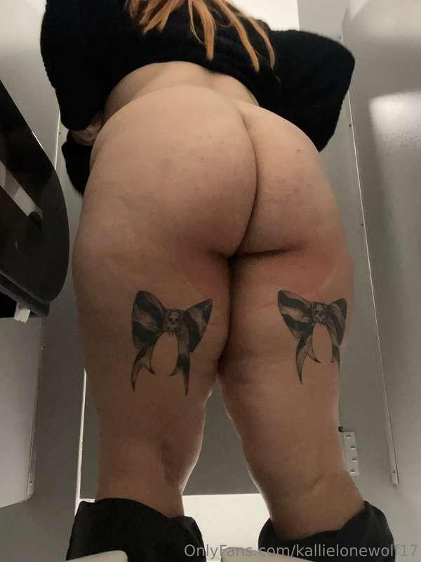 I should start doing a daily booty picture, along withe ever..