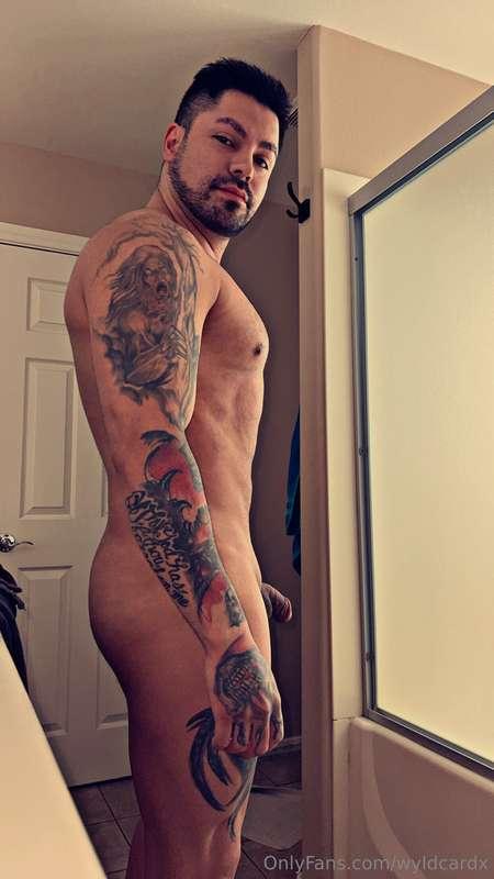 Fresh out of bed this morning before my shower🚿🧼Hard body, s..