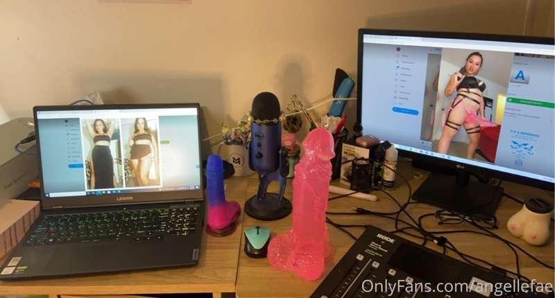 I just love working from home. Haven’t had a custom in a whi..