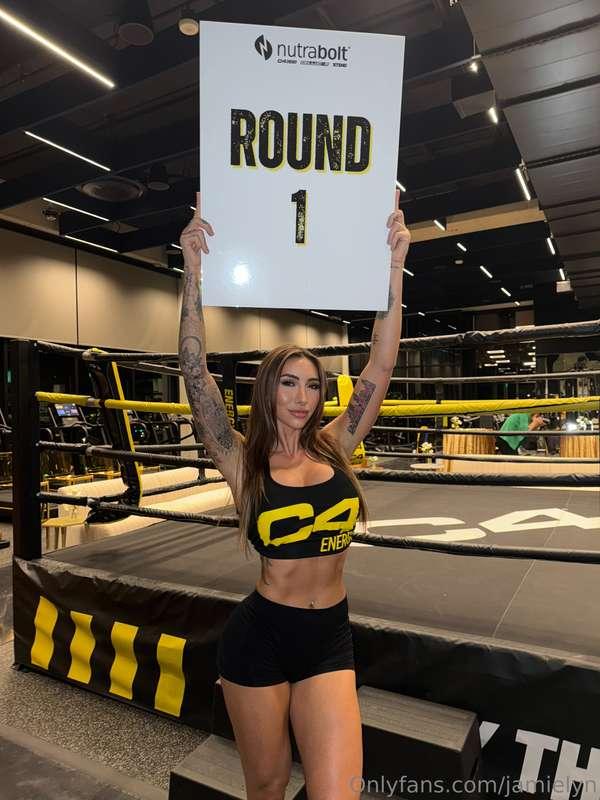 My first time being a ring girl, How do you think i did ?? 