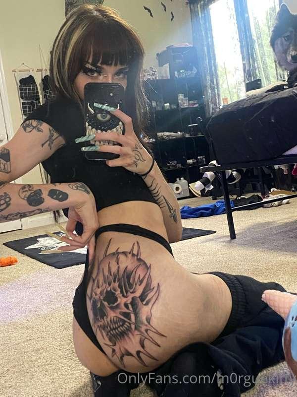 tell me how much you love it 😈🖤