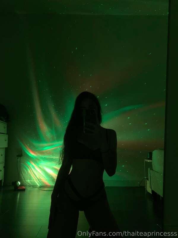 I had a mini photo shoot because these lights were so cool 😂..