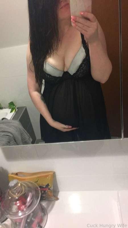 cuckhungrywife image #0