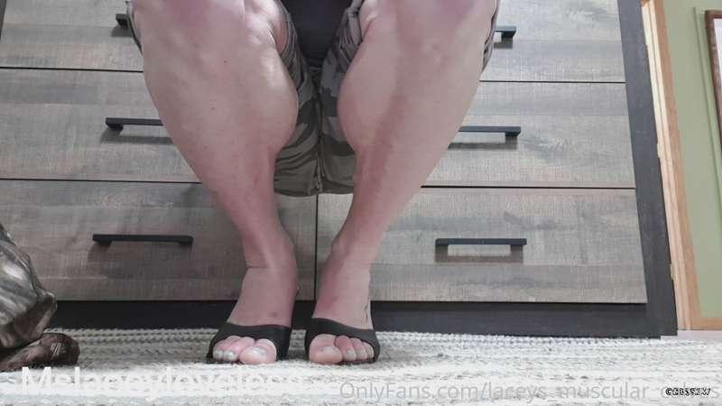 laceys_muscular_calves image #6