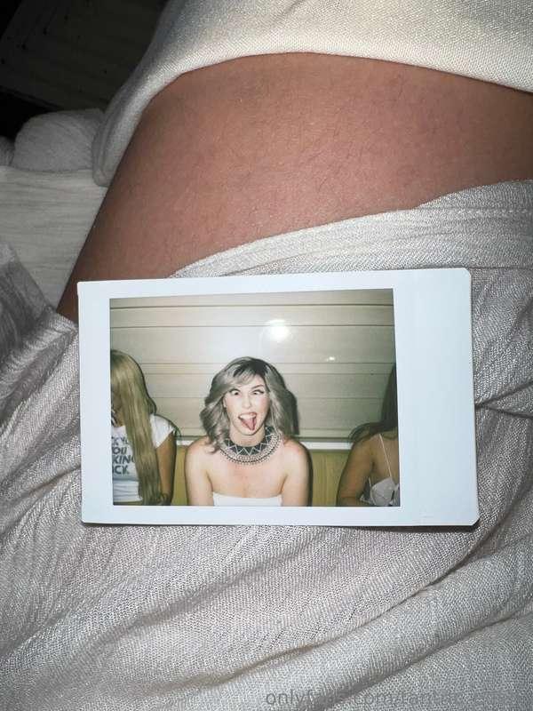 Did you know I love to send out sexy(er) Polaroids? 